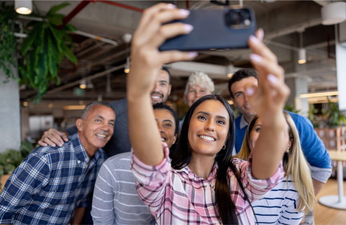 Employee advocacy supporting image